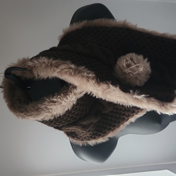 Knitted and Faux Fur Snood - Picture 1 of 12